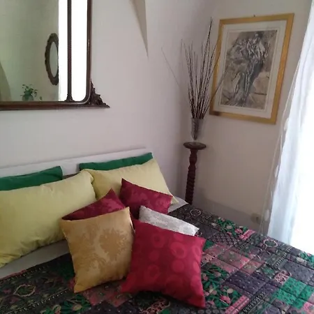 לינה וארוחת בוקר House Vintage *