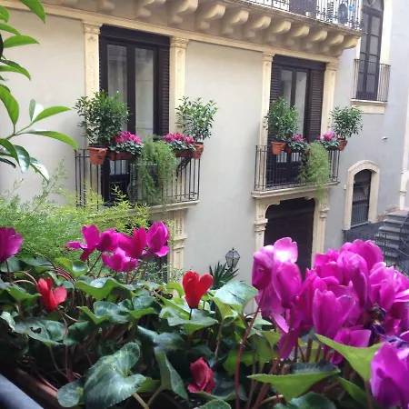 Bed & Breakfast House Vintage Katánie